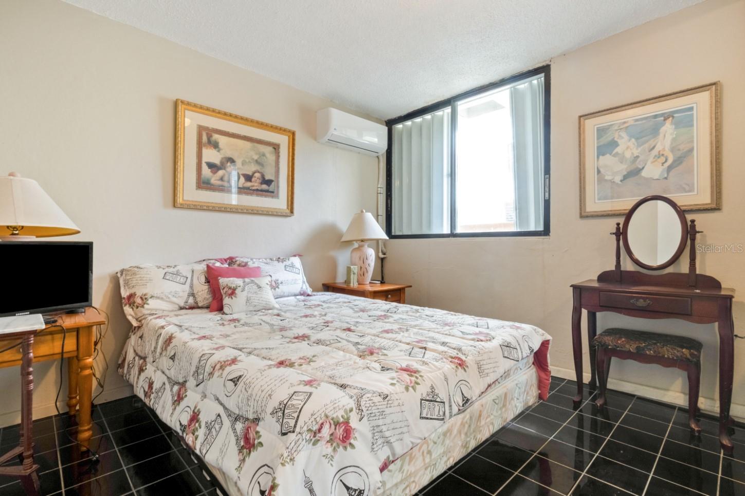 COND WASHINGTON 28 - Residential