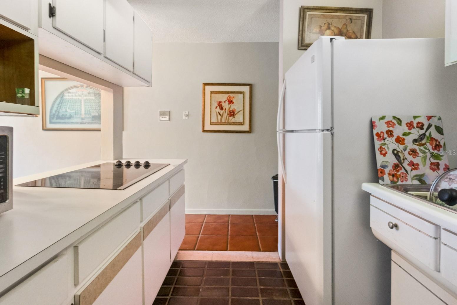 COND WASHINGTON 28 - Residential