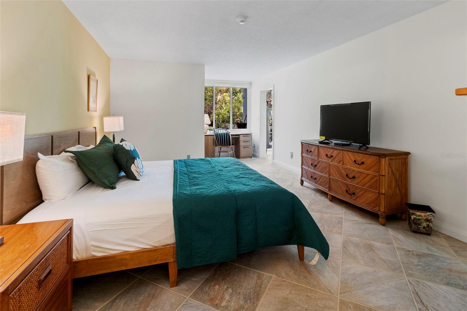 BAYPORT BCH & TEN PH F - Residential Lease