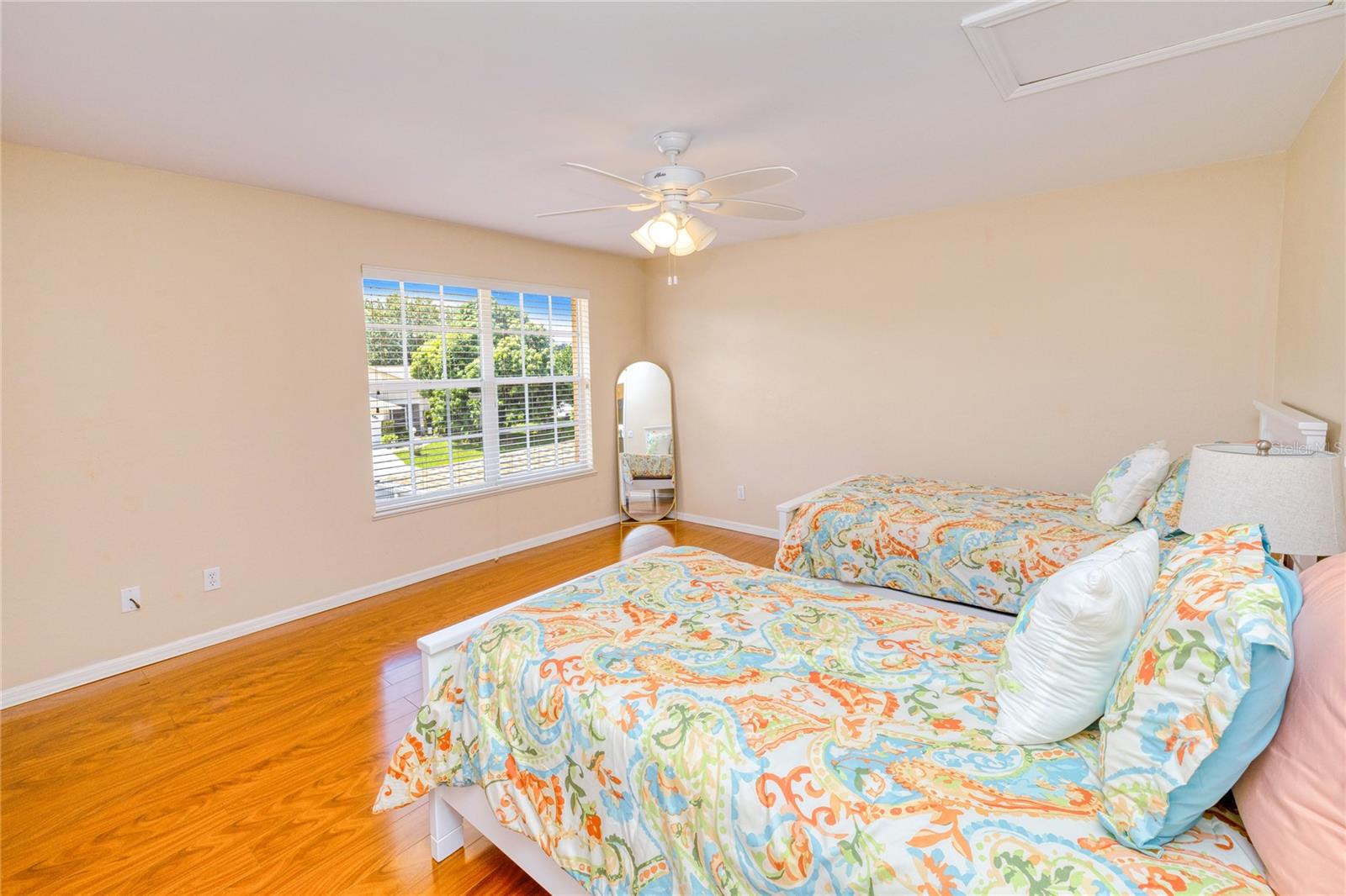 KINGS GREEN/MAJESTIC PH 2 BLDG - Residential