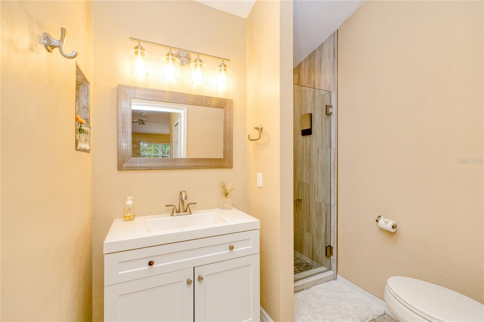 KINGS GREEN/MAJESTIC PH 2 BLDG - Residential