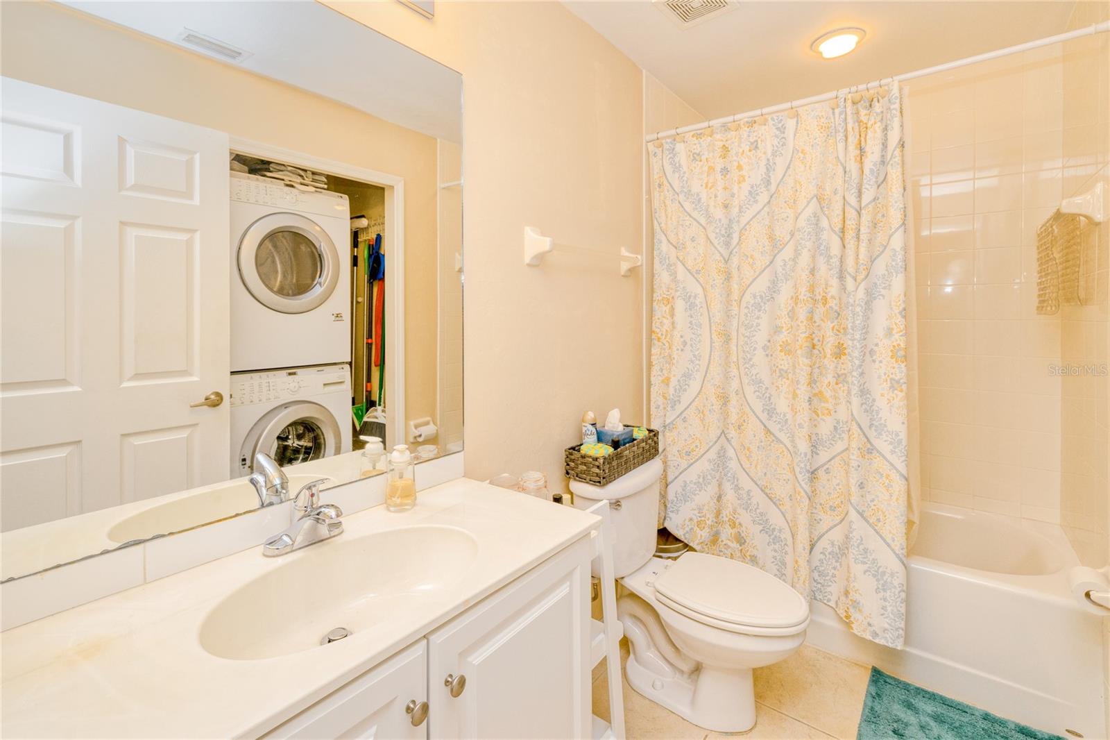 KINGS GREEN/MAJESTIC PH 2 BLDG - Residential