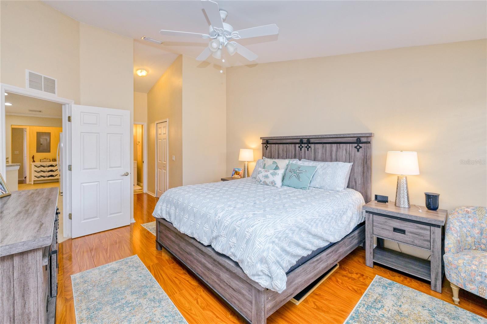 KINGS GREEN/MAJESTIC PH 2 BLDG - Residential