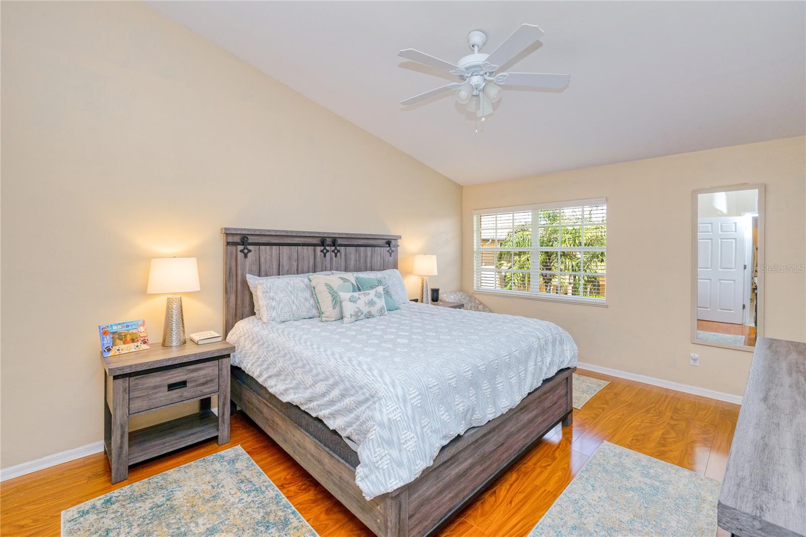 KINGS GREEN/MAJESTIC PH 2 BLDG - Residential