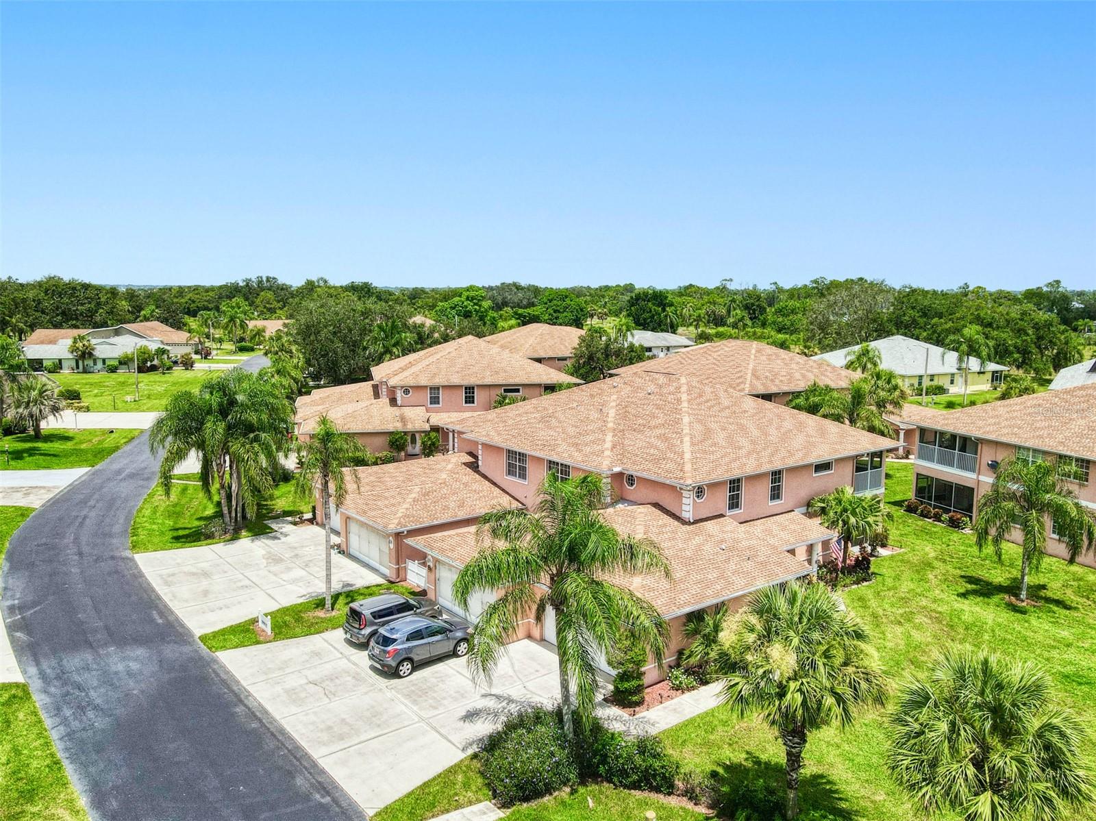 KINGS GREEN/MAJESTIC PH 2 BLDG - Residential