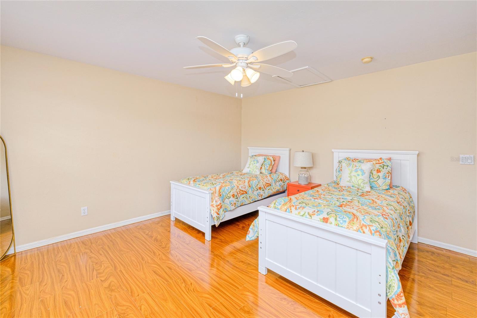 KINGS GREEN/MAJESTIC PH 2 BLDG - Residential