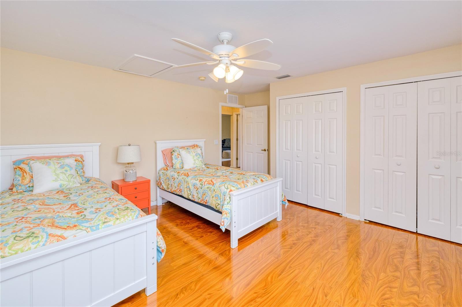 KINGS GREEN/MAJESTIC PH 2 BLDG - Residential