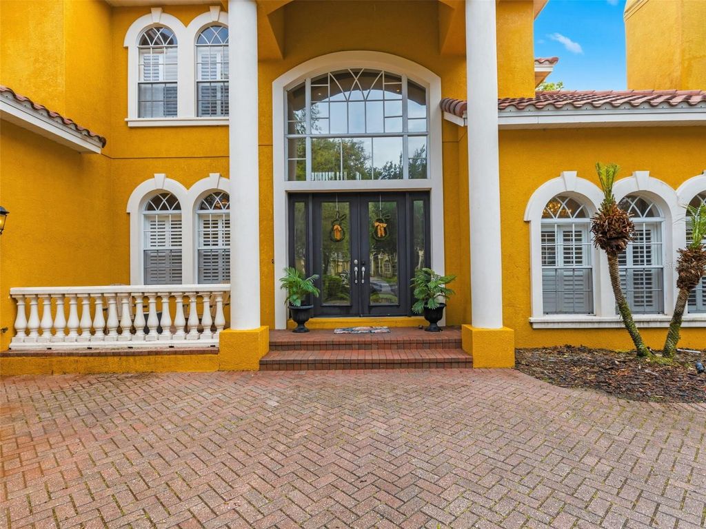 Photo of 6121 Avocetridge Drive, Lithia, FL 33547 (MLS # TB8495219)