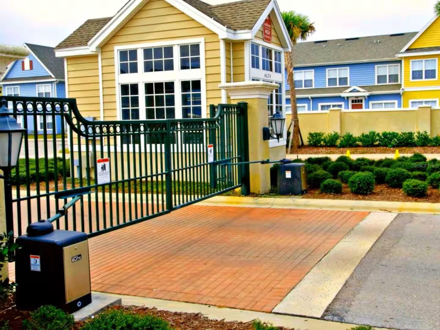 VILLAS AT SEVEN DWARFS LANE CONDO - Residential