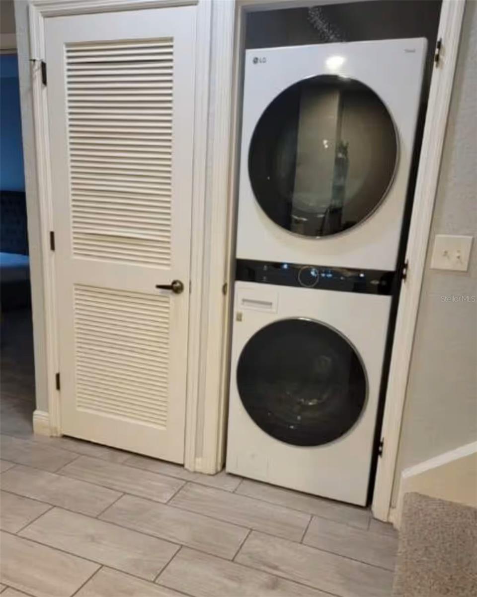 VILLAS AT SEVEN DWARFS LANE CONDO - Residential