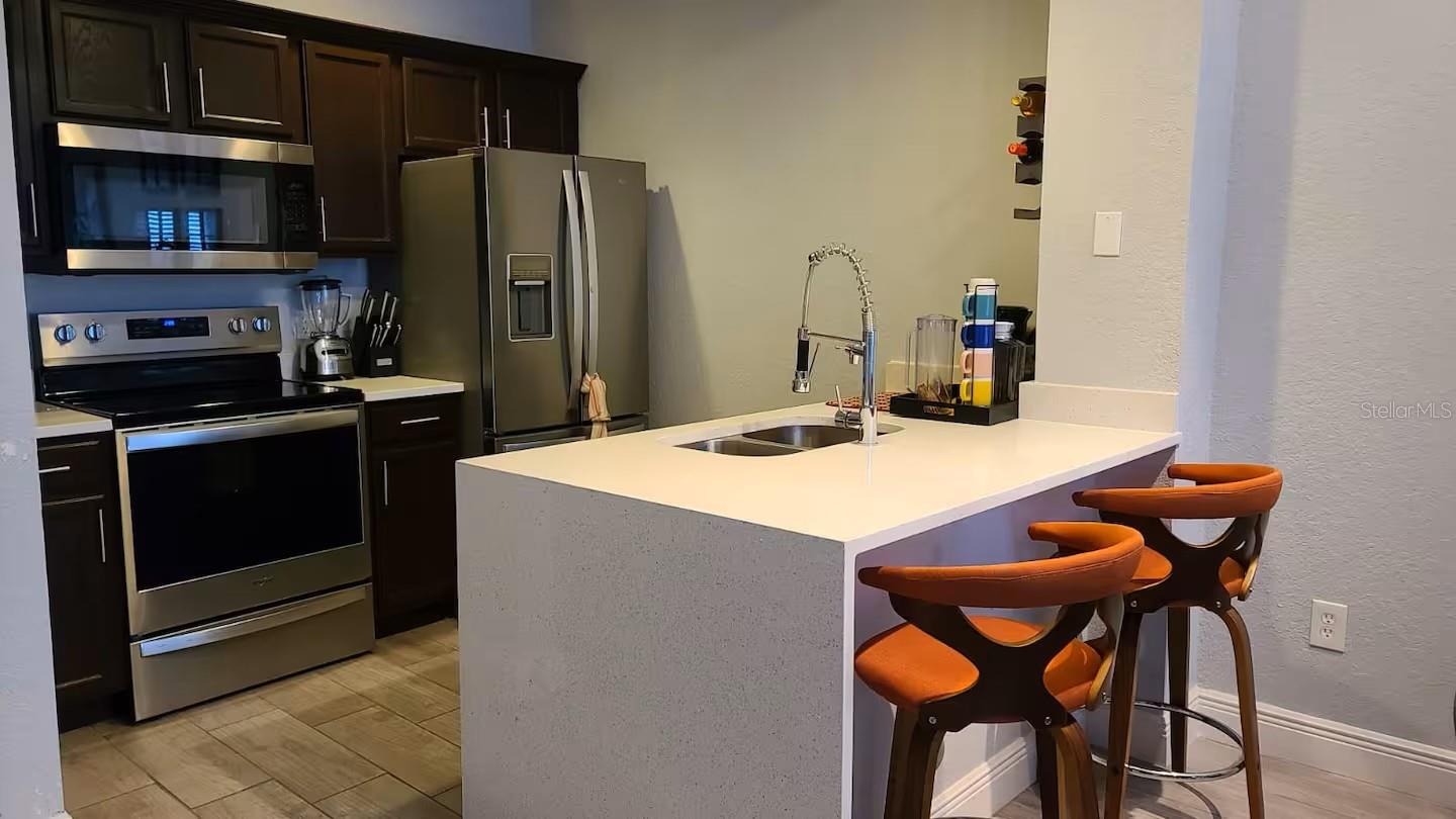 VILLAS AT SEVEN DWARFS LANE CONDO - Residential