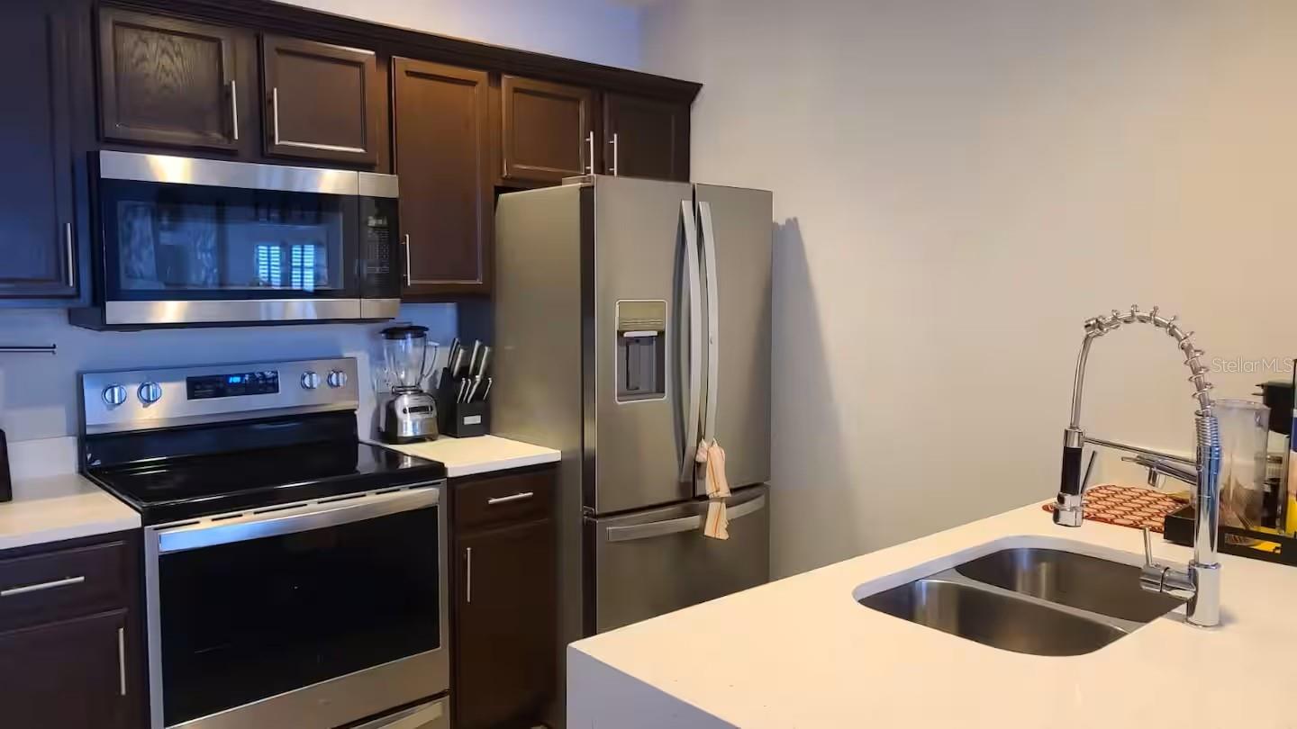 VILLAS AT SEVEN DWARFS LANE CONDO - Residential