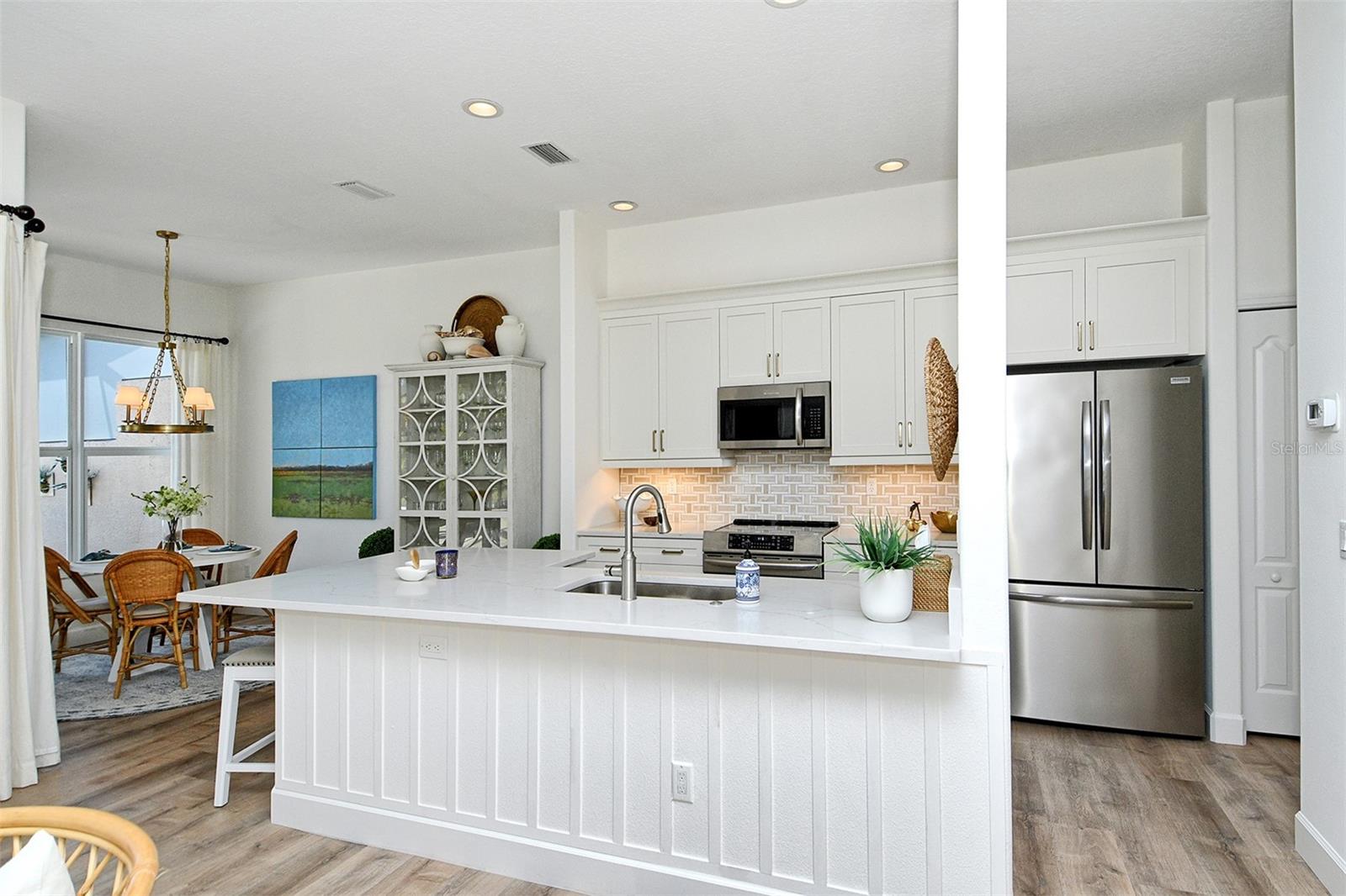 HERITAGE OAKS GOLF & COUNTRY CLUB - Residential