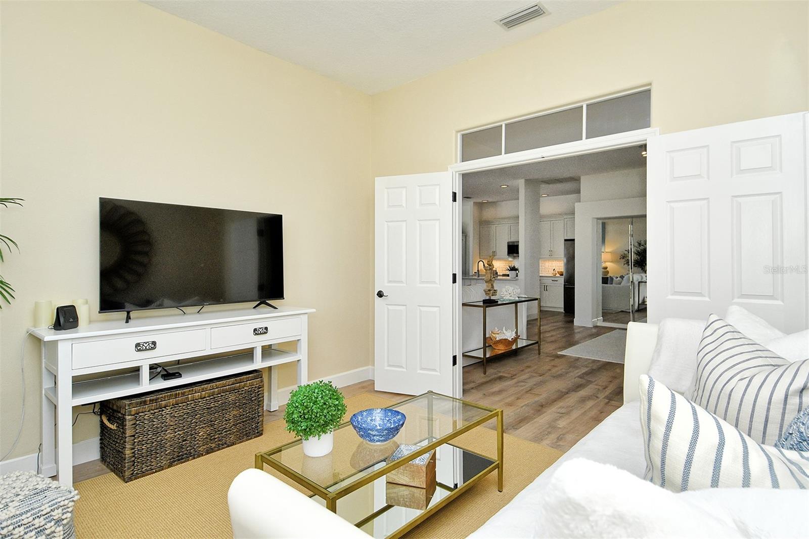 HERITAGE OAKS GOLF & COUNTRY CLUB - Residential