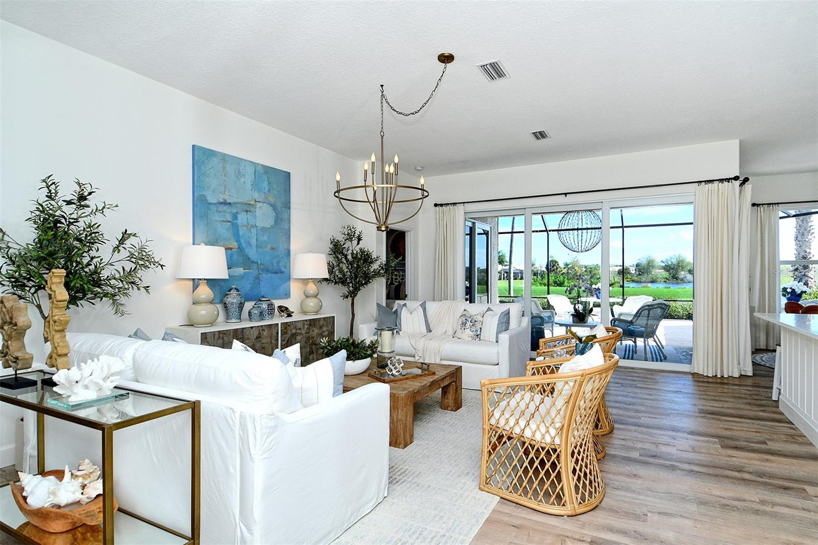 HERITAGE OAKS GOLF & COUNTRY CLUB - Residential