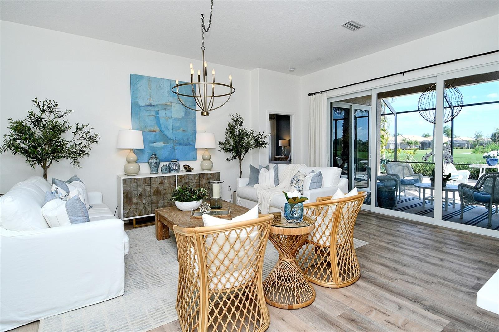 HERITAGE OAKS GOLF & COUNTRY CLUB - Residential