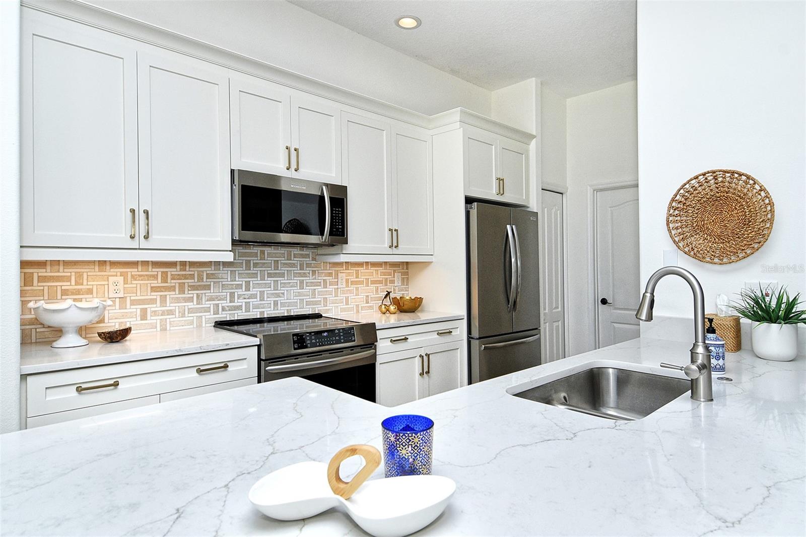 HERITAGE OAKS GOLF & COUNTRY CLUB - Residential