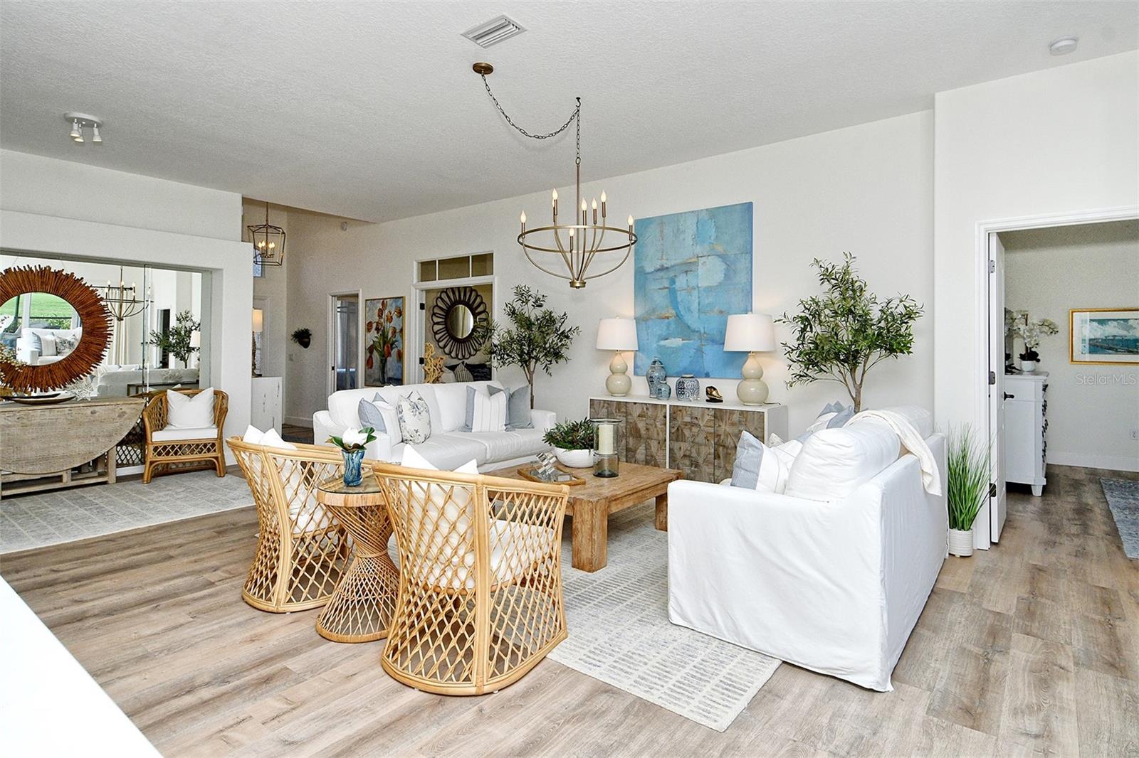 HERITAGE OAKS GOLF & COUNTRY CLUB - Residential