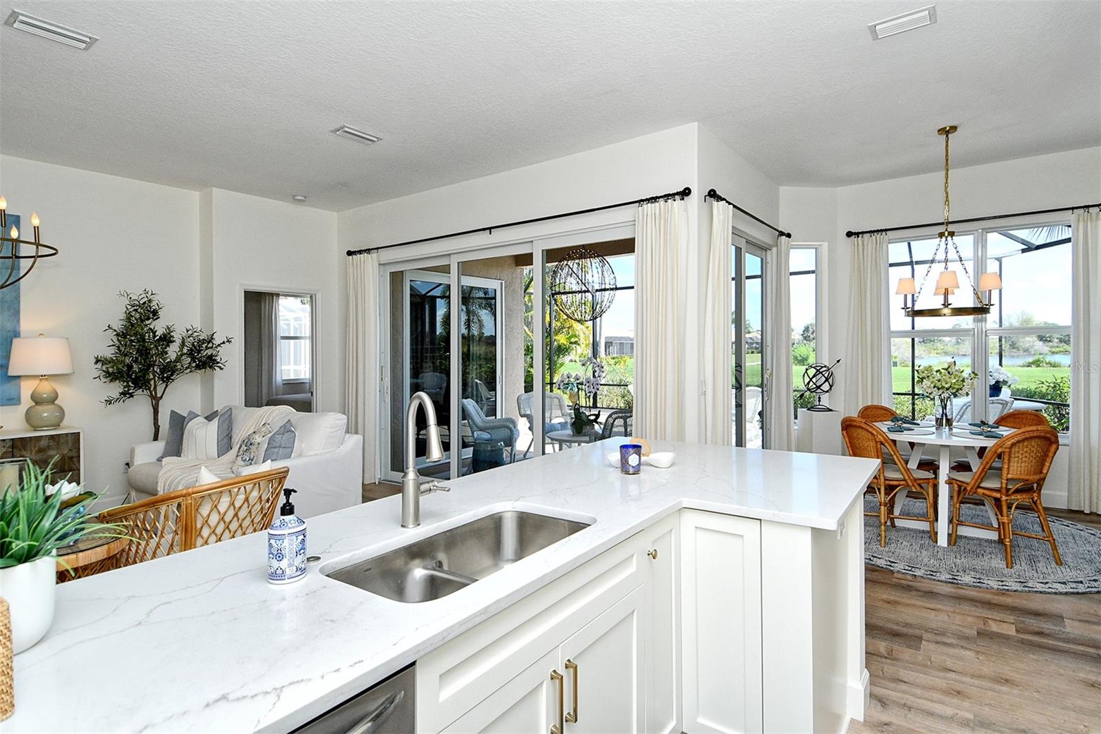 HERITAGE OAKS GOLF & COUNTRY CLUB - Residential