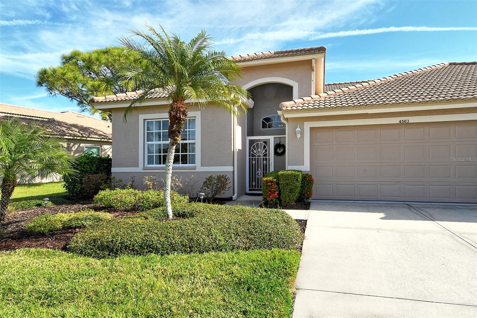 HERITAGE OAKS GOLF & COUNTRY CLUB - Residential