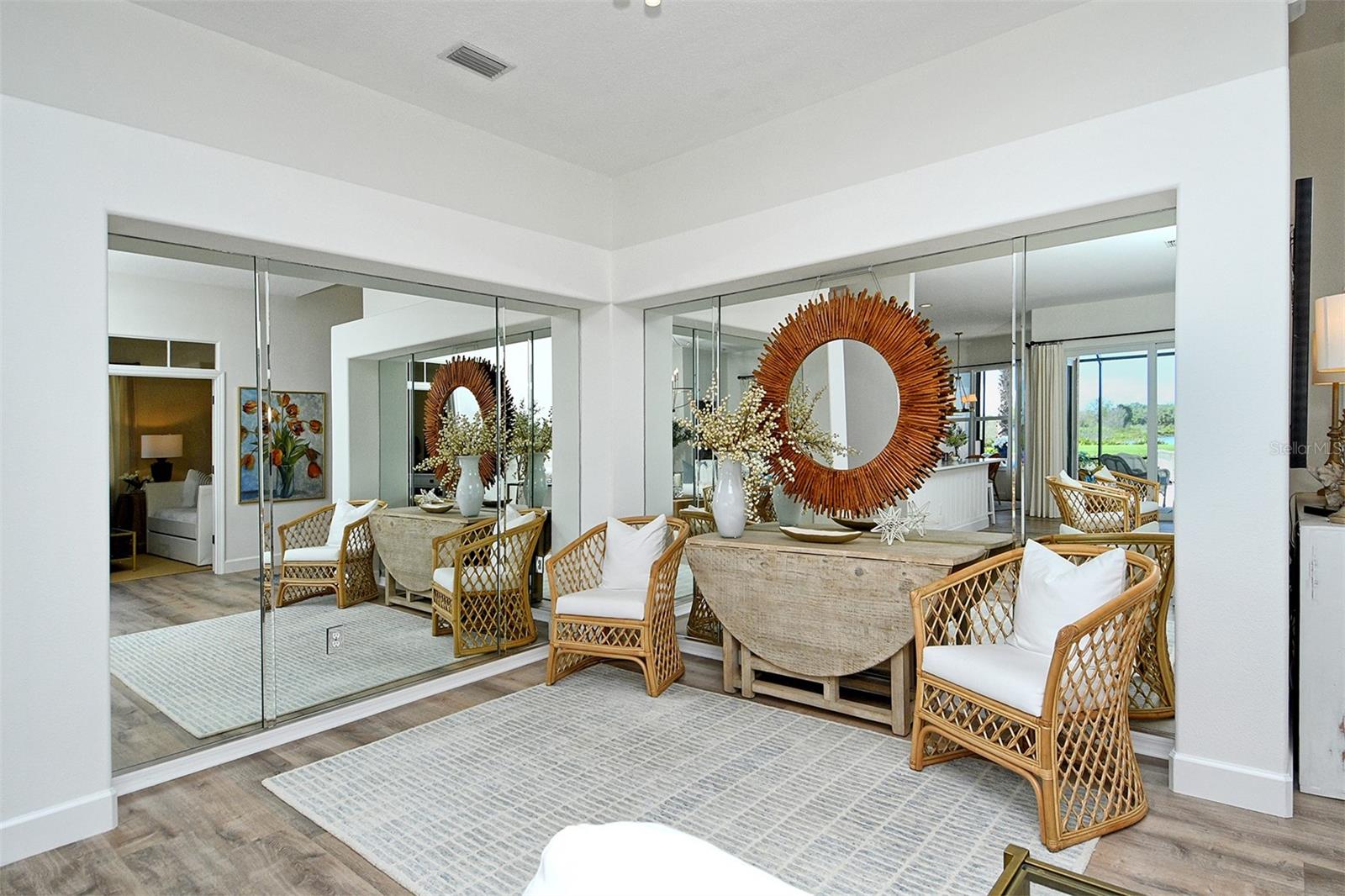 HERITAGE OAKS GOLF & COUNTRY CLUB - Residential