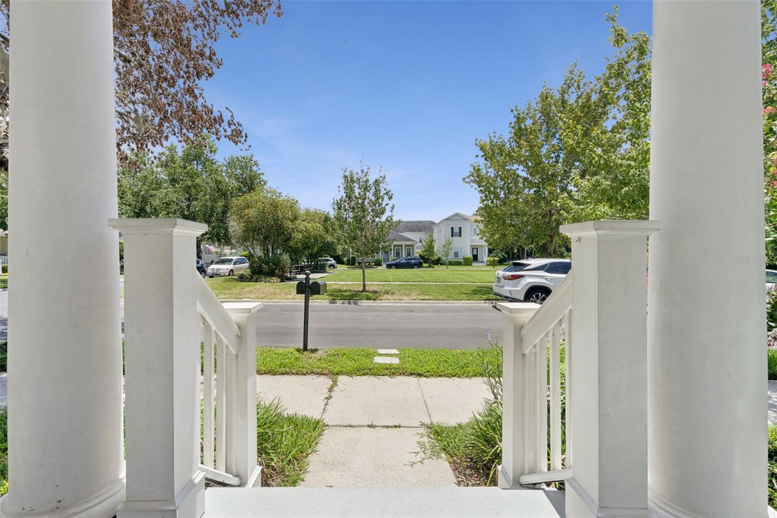 1102 GOLDENASTER COURT