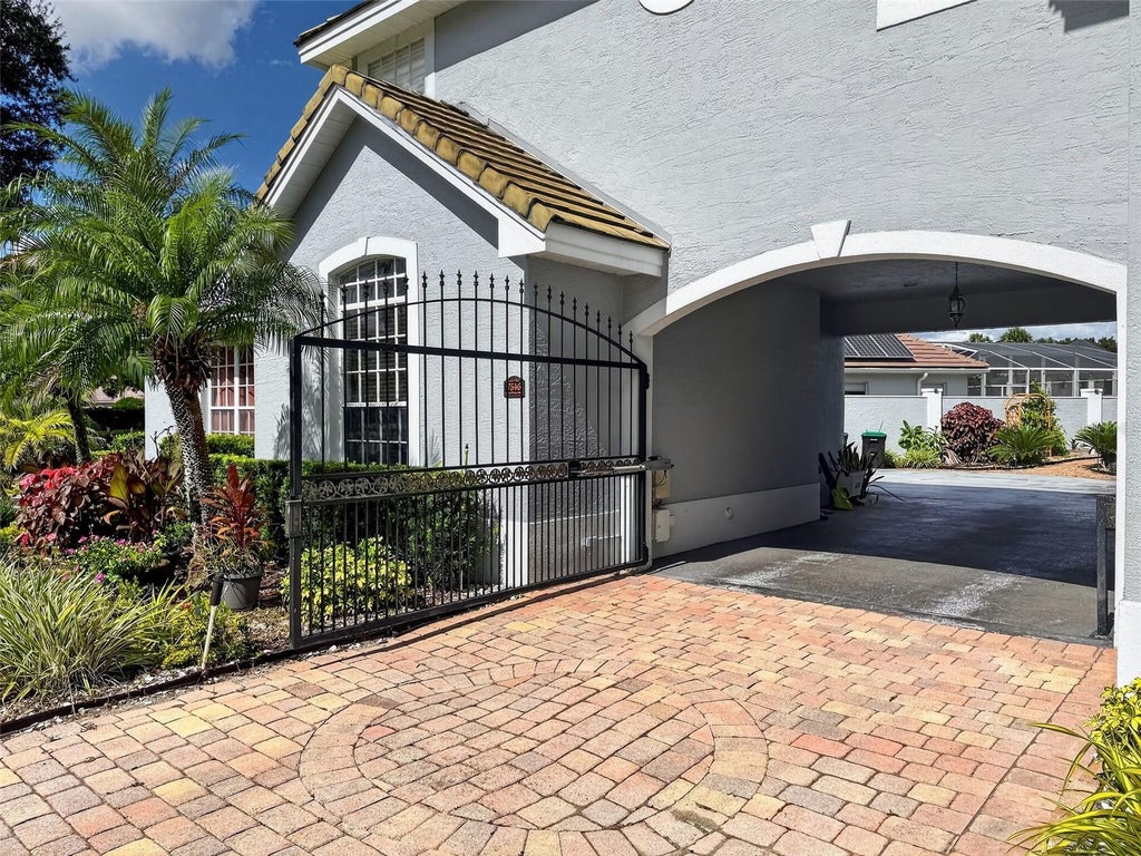 Photo of 7546 Park Springs Circle, Orlando, FL 32835 (MLS # O6453966)
