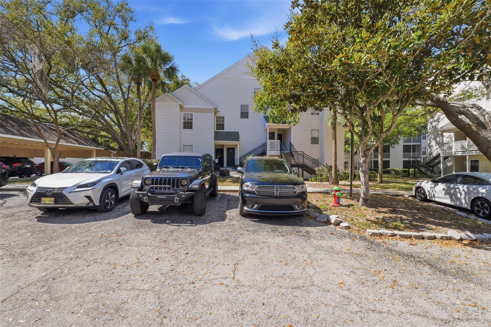 BENTLEY AT COBBS LANDING CONDO THE - Residential