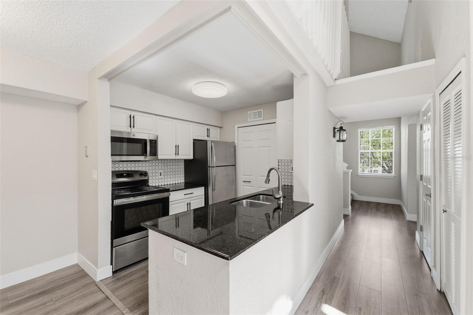 BENTLEY AT COBBS LANDING CONDO THE - Residential