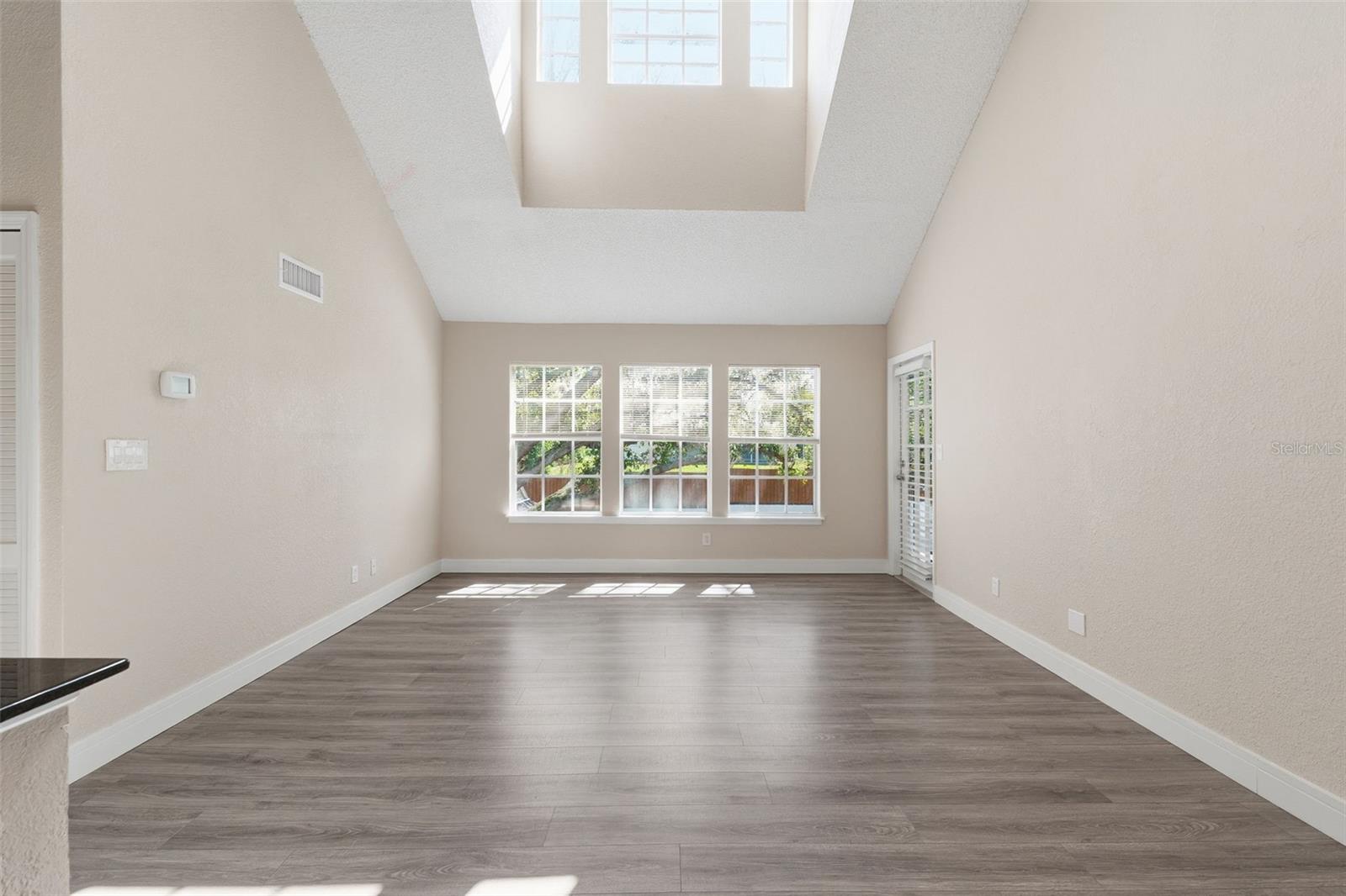 BENTLEY AT COBBS LANDING CONDO THE - Residential