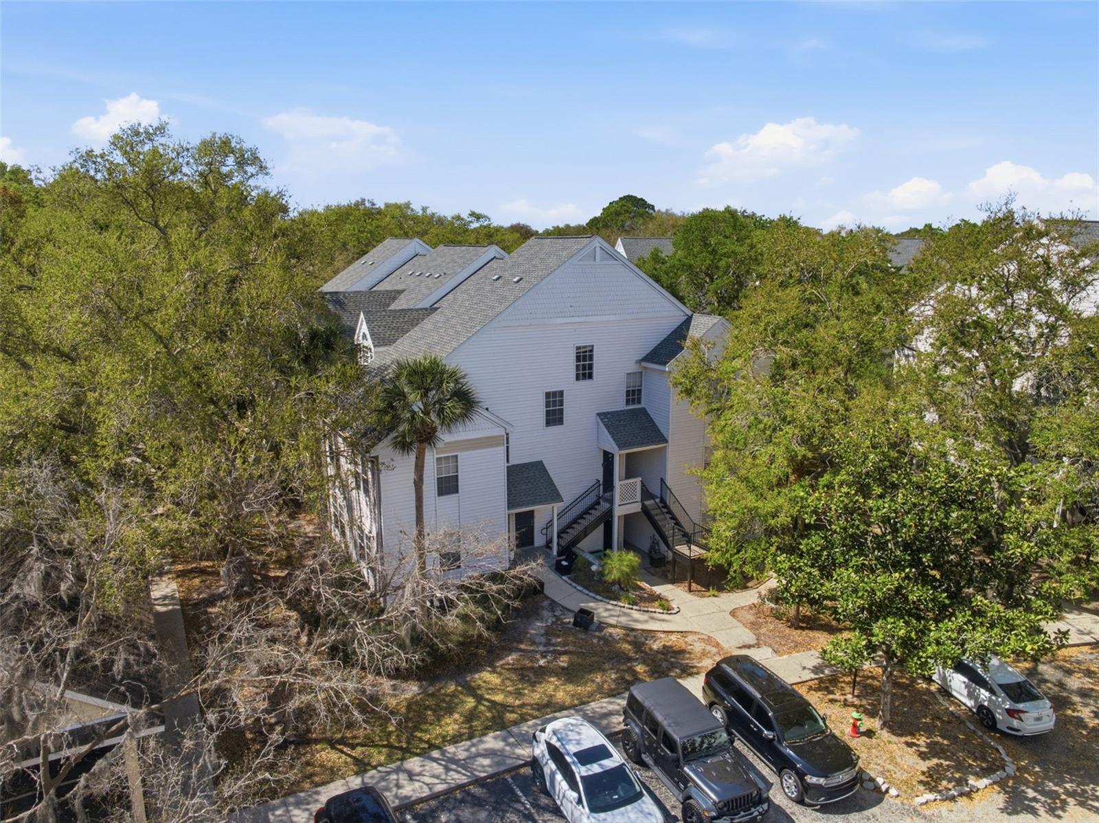 BENTLEY AT COBBS LANDING CONDO THE - Residential