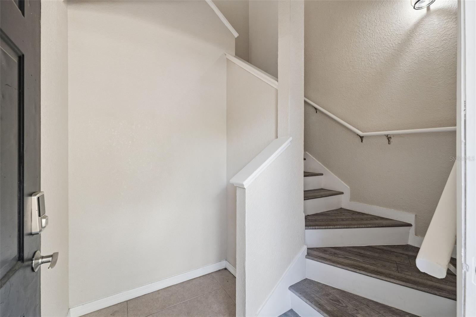 BENTLEY AT COBBS LANDING CONDO THE - Residential