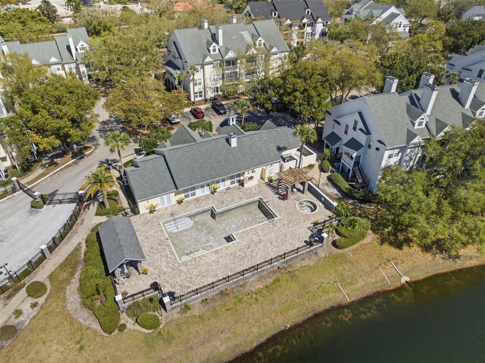 BENTLEY AT COBBS LANDING CONDO THE - Residential