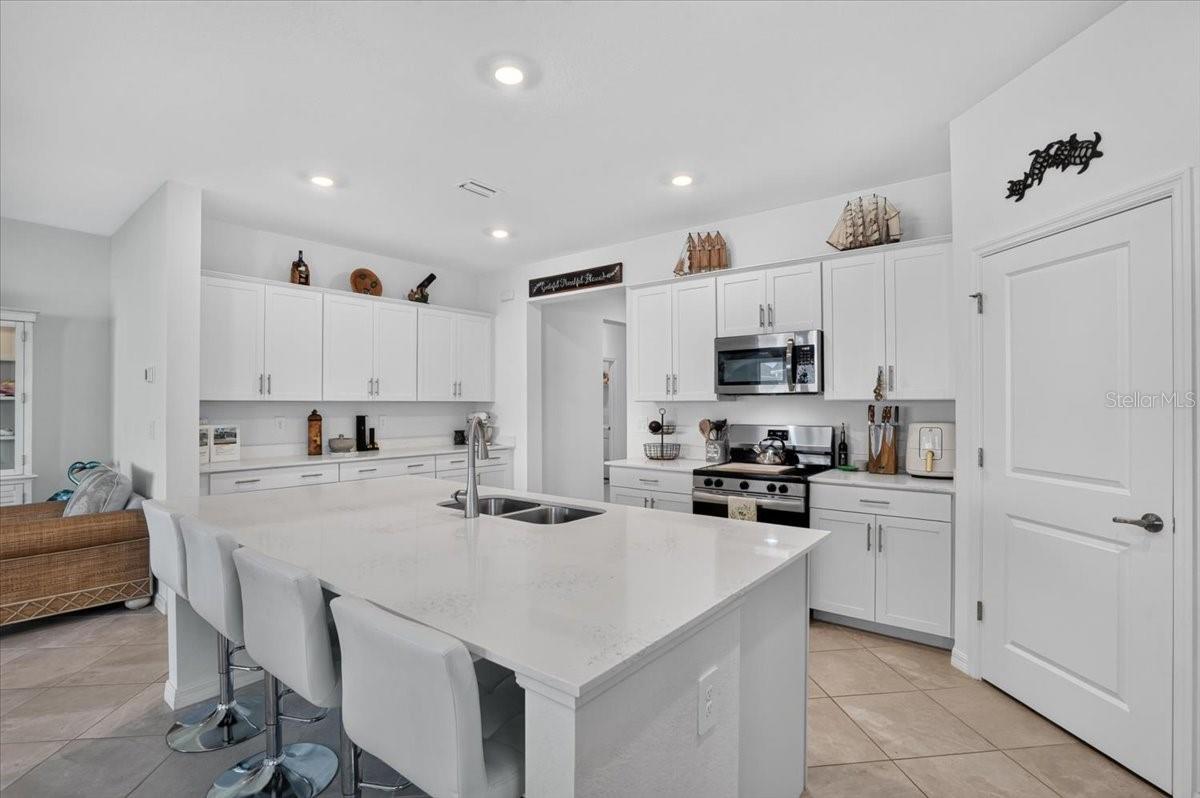 Picture for the property A4703635, 3 beds, 3 baths