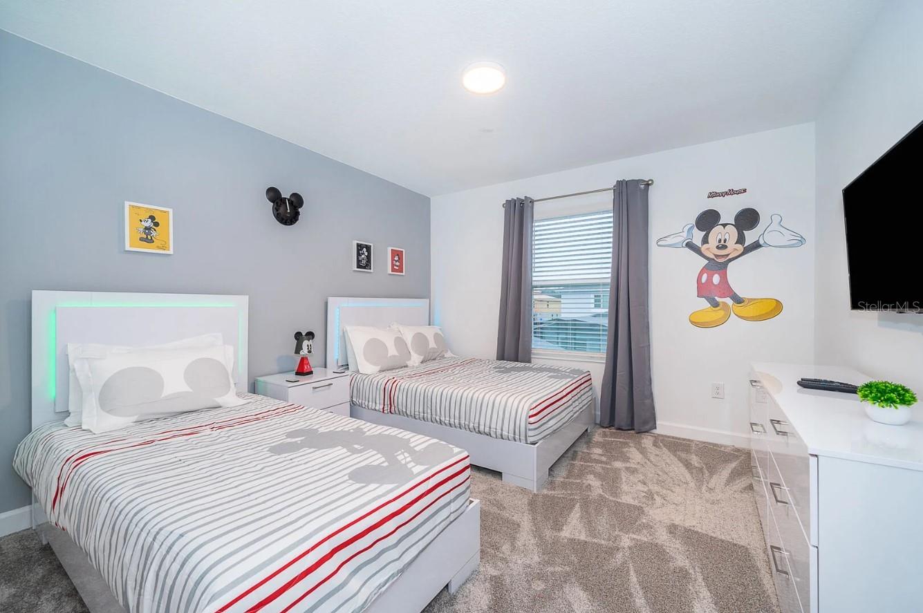 COVE AT STOREY LAKE 4 - Residential Lease