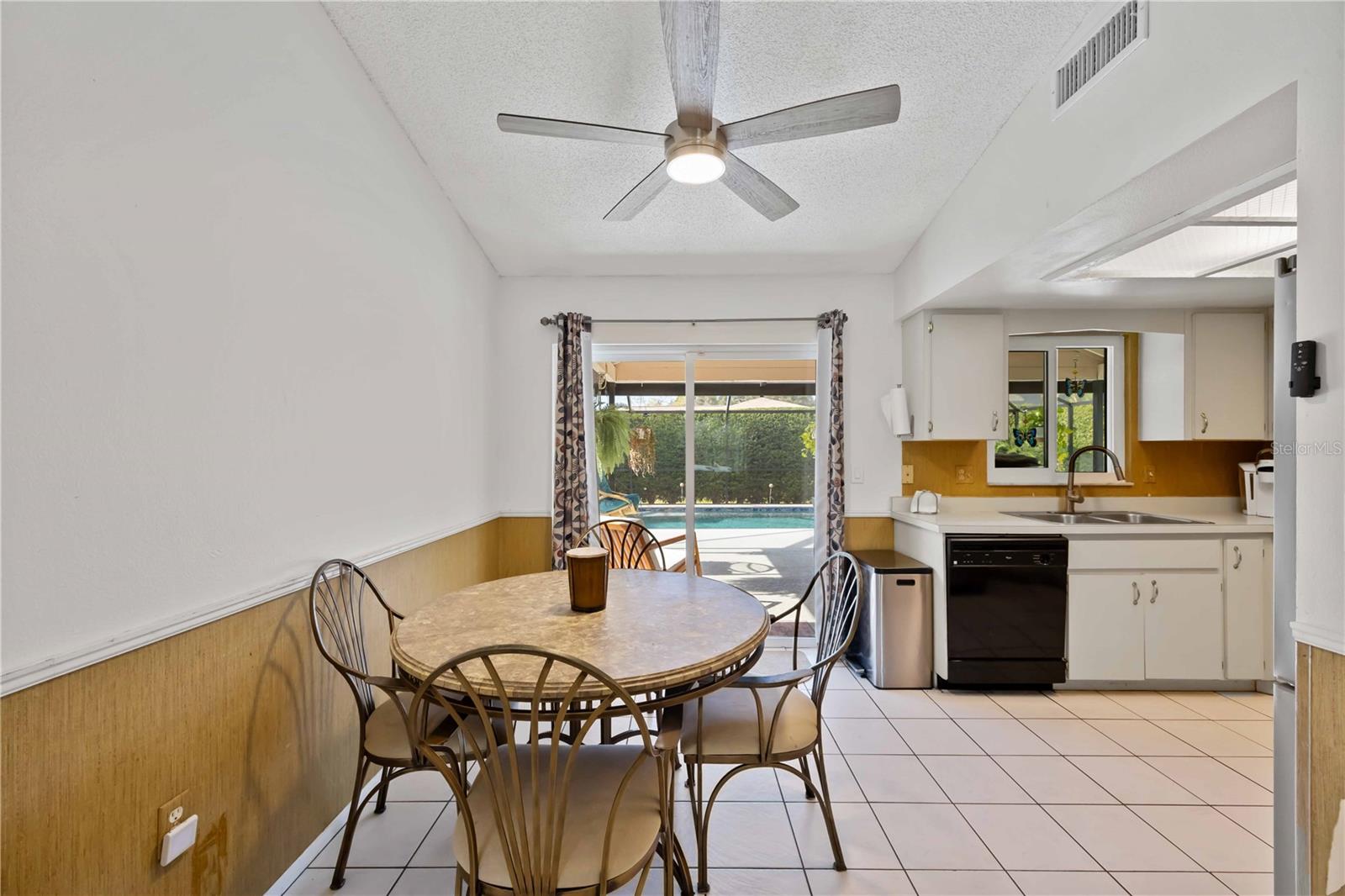 CHESTNUT CREEK LAKES OF - Residential