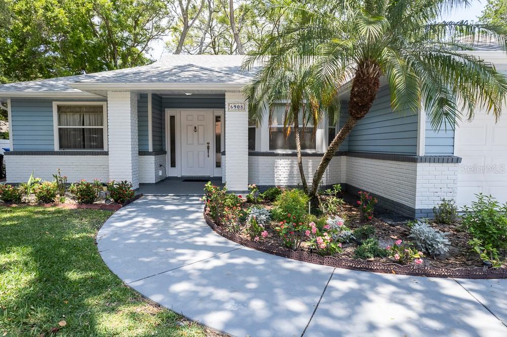 6908 ARBOR OAKS CIRCLE