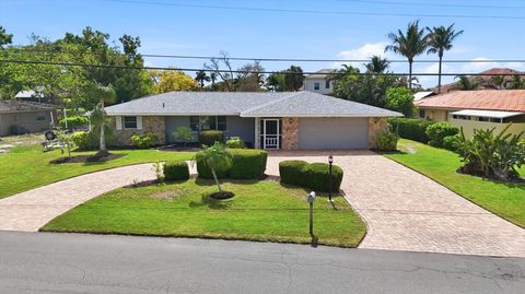 Photo of 353 S Shore Drive, Osprey, FL 34229 (MLS # A4688006)