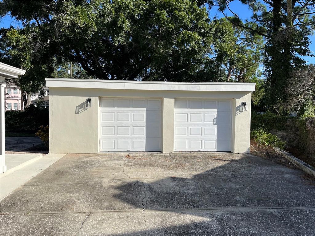 Photo of 2301 S San Jose Circle, Tampa, FL 33629 (MLS # TB8434304)