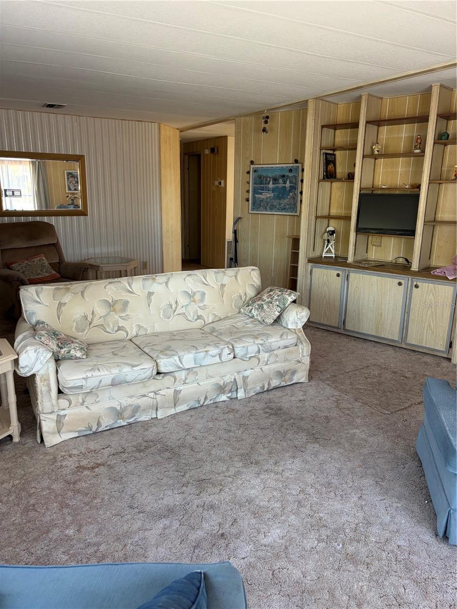 1297 KINGFISHER DRIVE