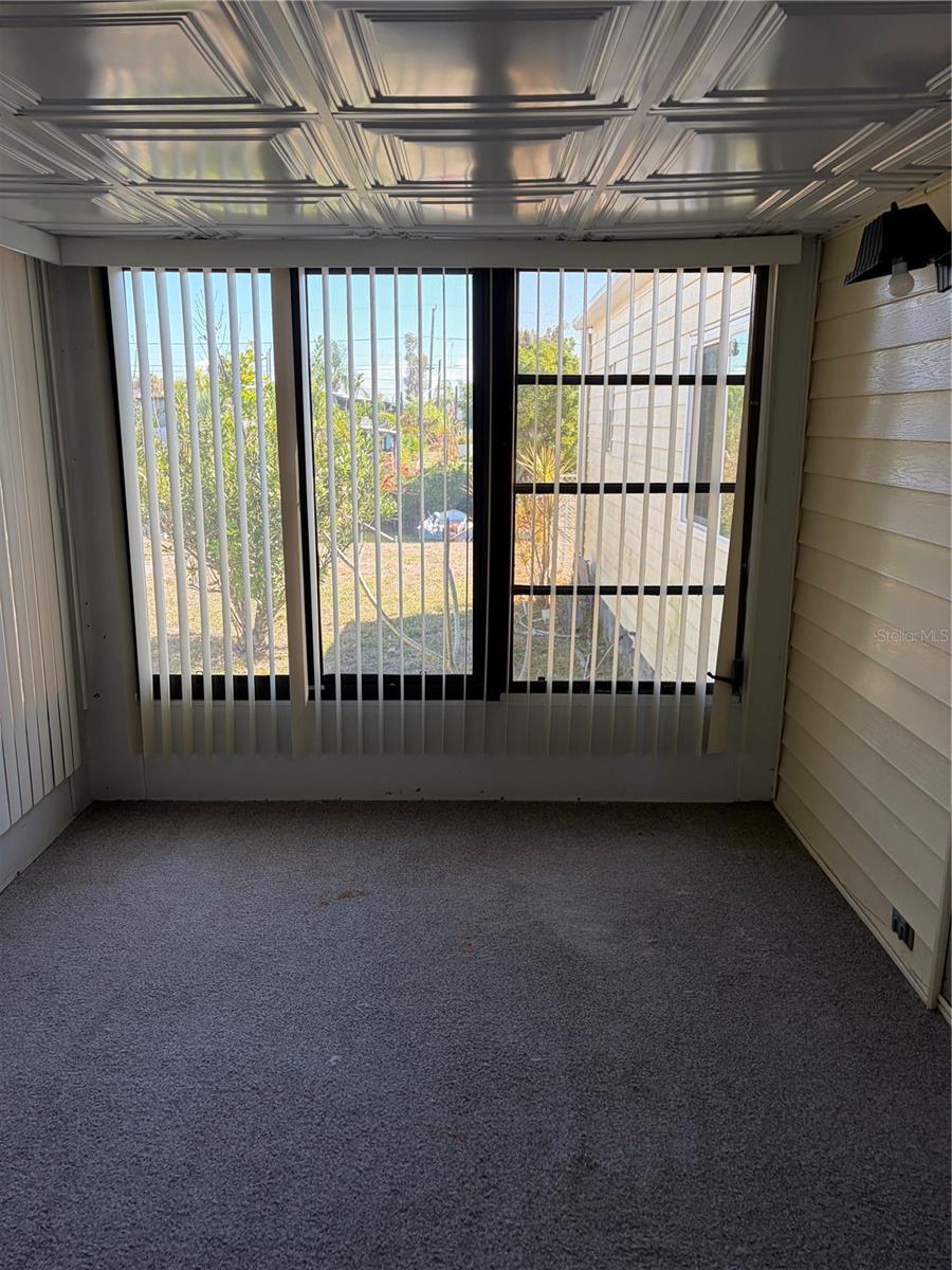 HOLIDAY MOB ESTATES 1ST ADD - Residential