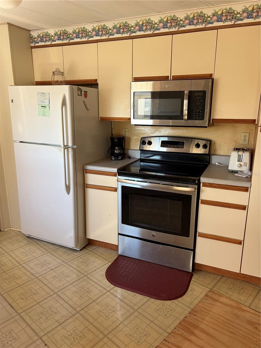 HOLIDAY MOB ESTATES 1ST ADD - Residential