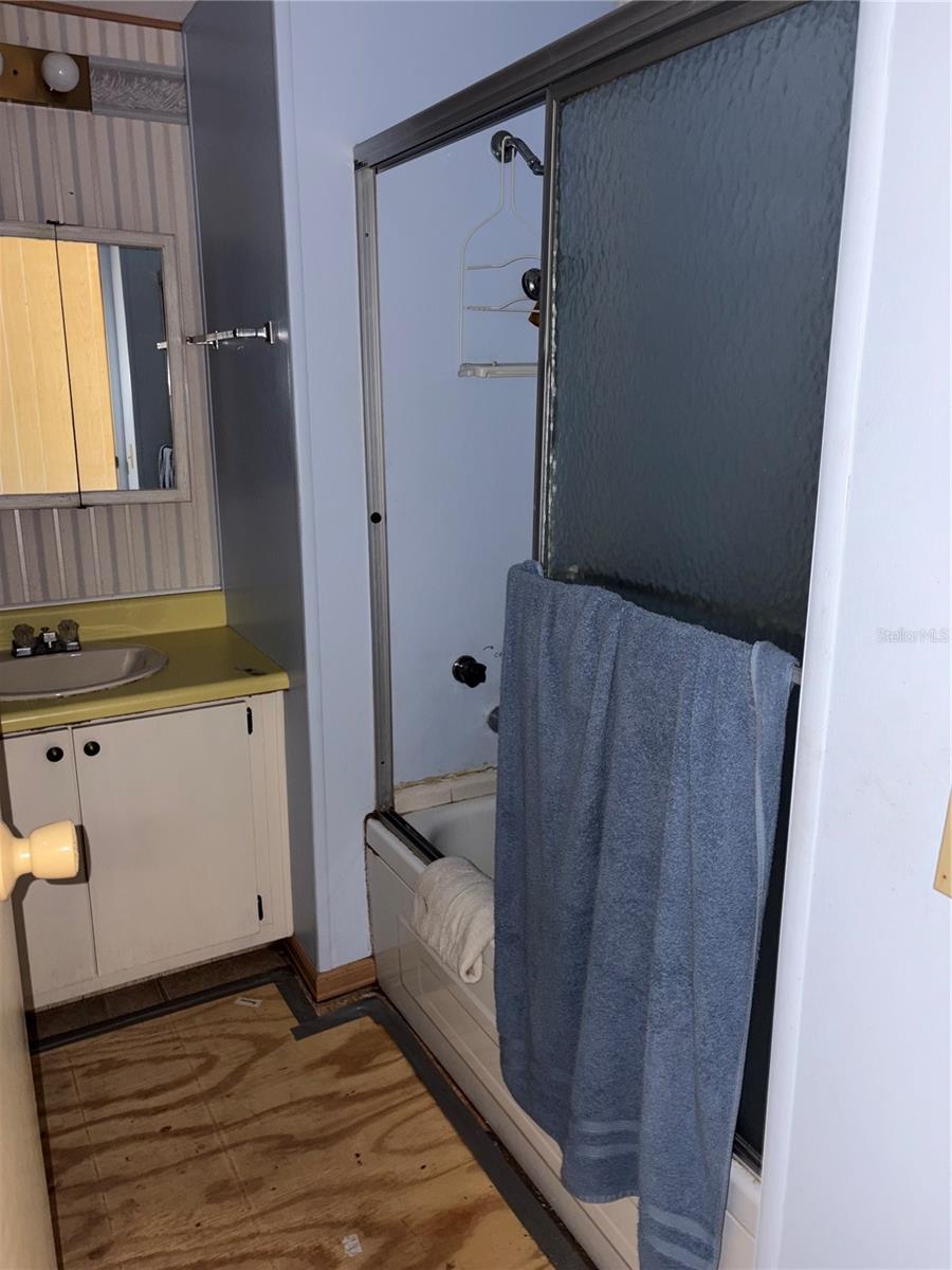 HOLIDAY MOB ESTATES 1ST ADD - Residential