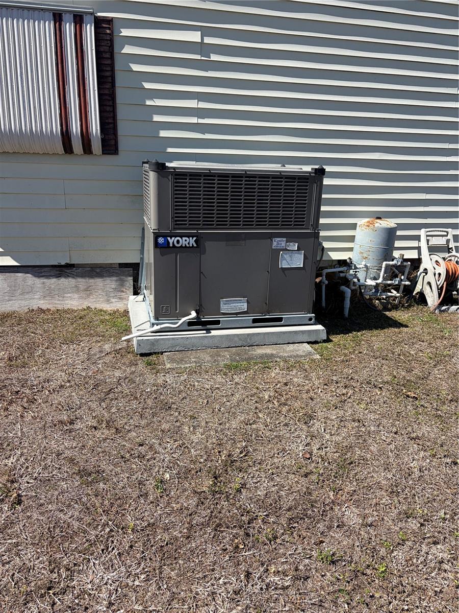 HOLIDAY MOB ESTATES 1ST ADD - Residential