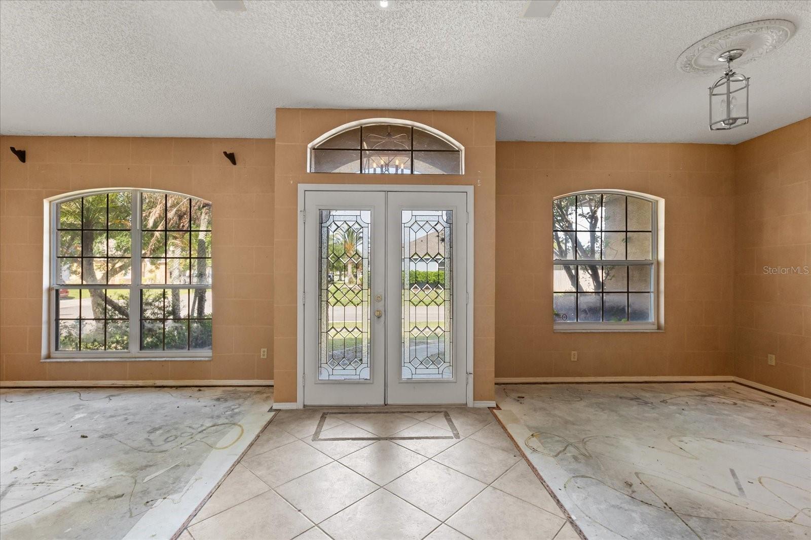 13853 SUNSHOWERS CIRCLE