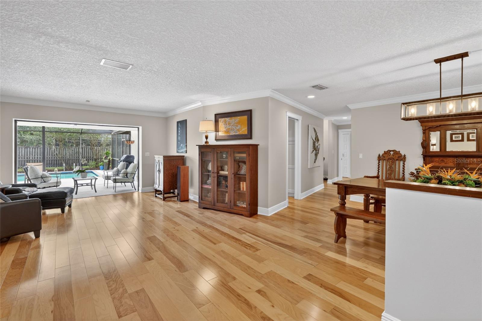 LAKE MAGDALENE MANORS - Residential