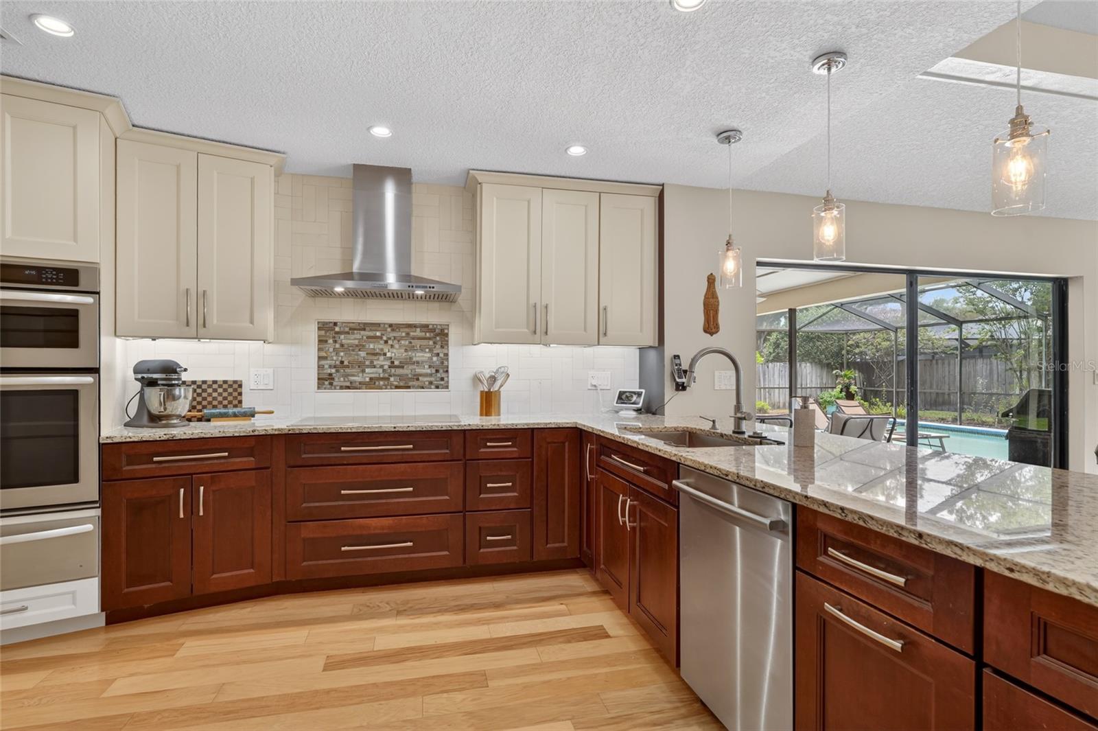 LAKE MAGDALENE MANORS - Residential