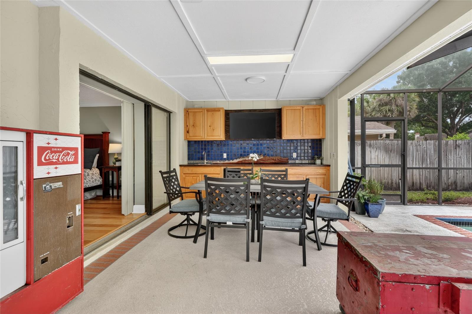 LAKE MAGDALENE MANORS - Residential