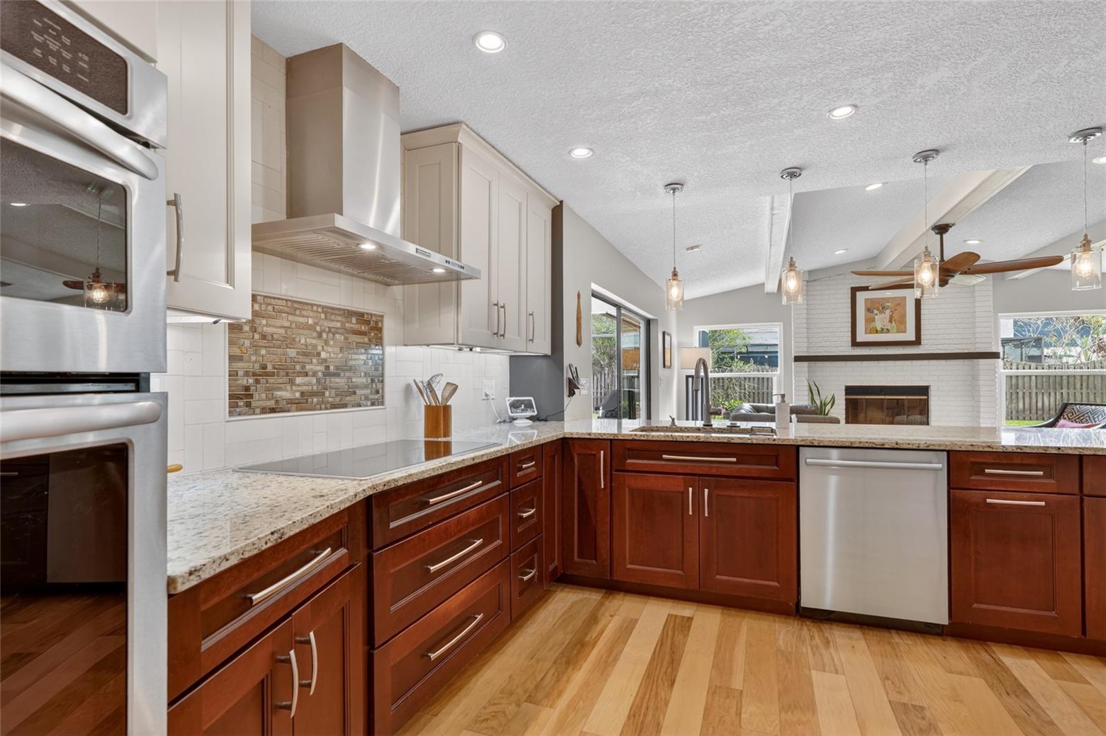 LAKE MAGDALENE MANORS - Residential