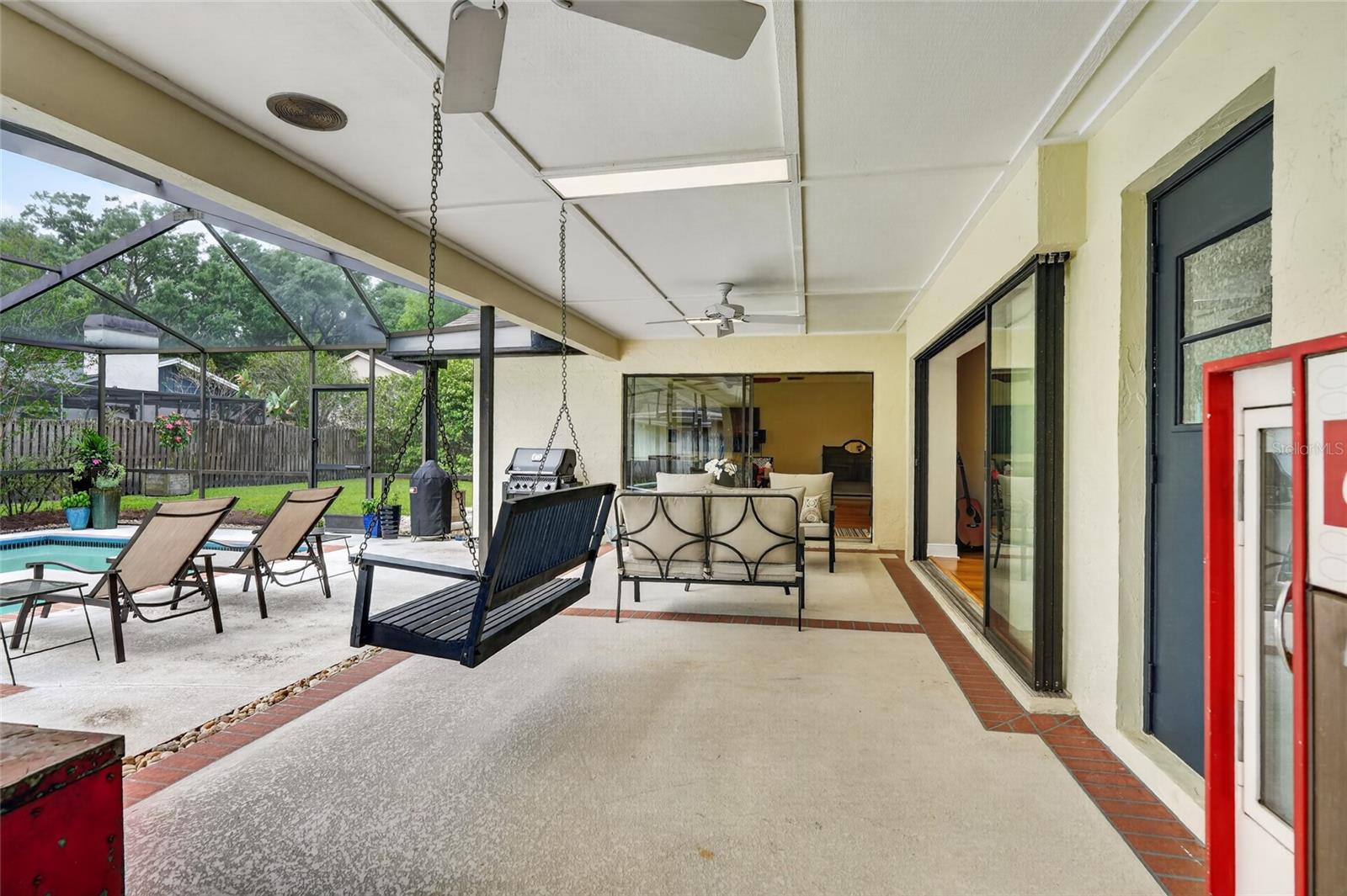 LAKE MAGDALENE MANORS - Residential